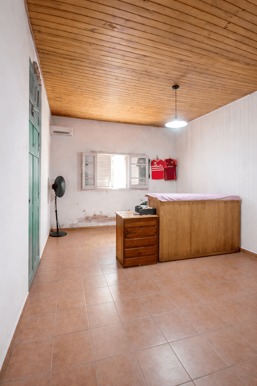 Casa 2 dormitorios con amplio lote en Bolivar  - 4