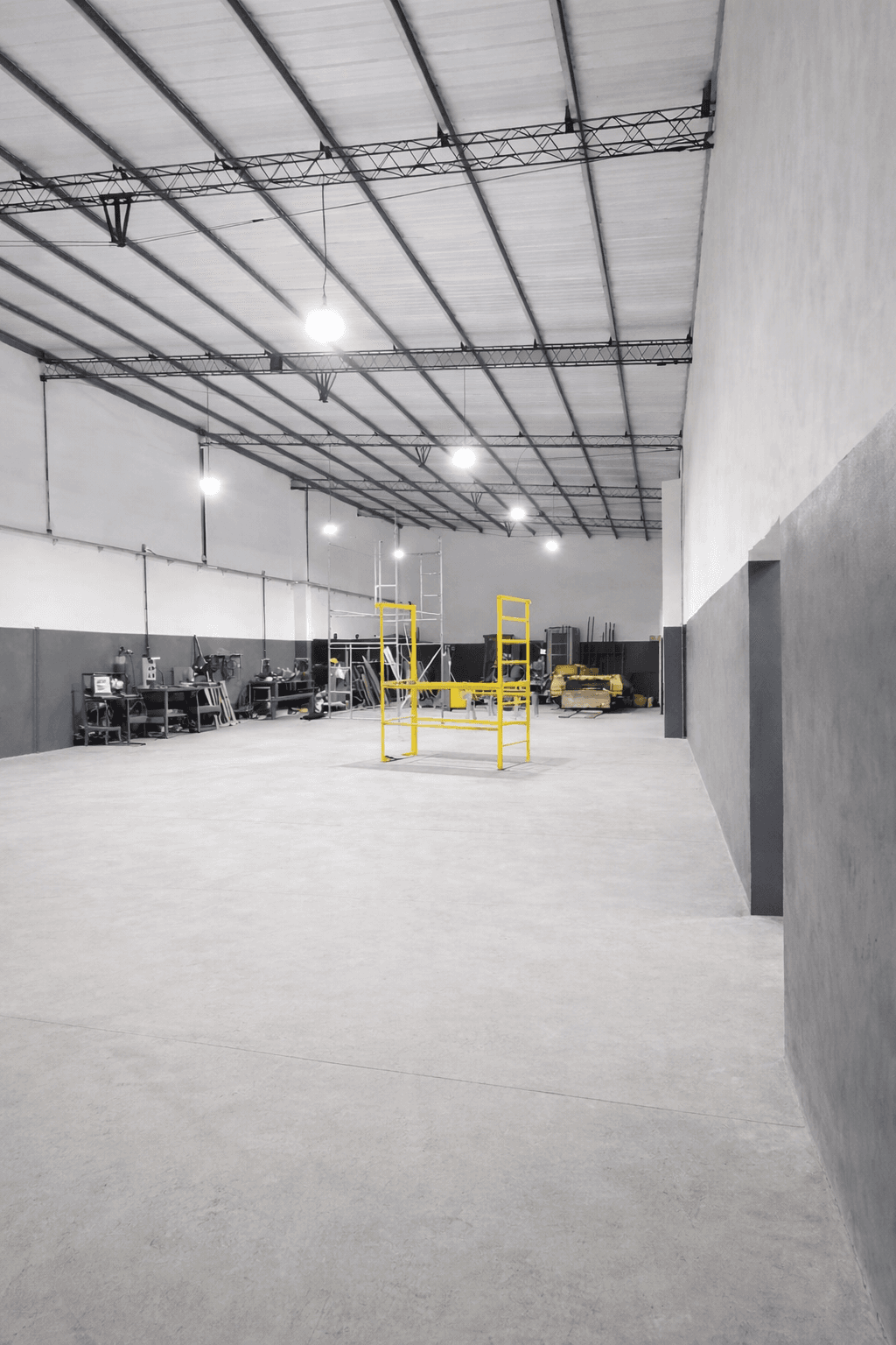 Galpon de 330 m2 sobre 2 lotes  - 2