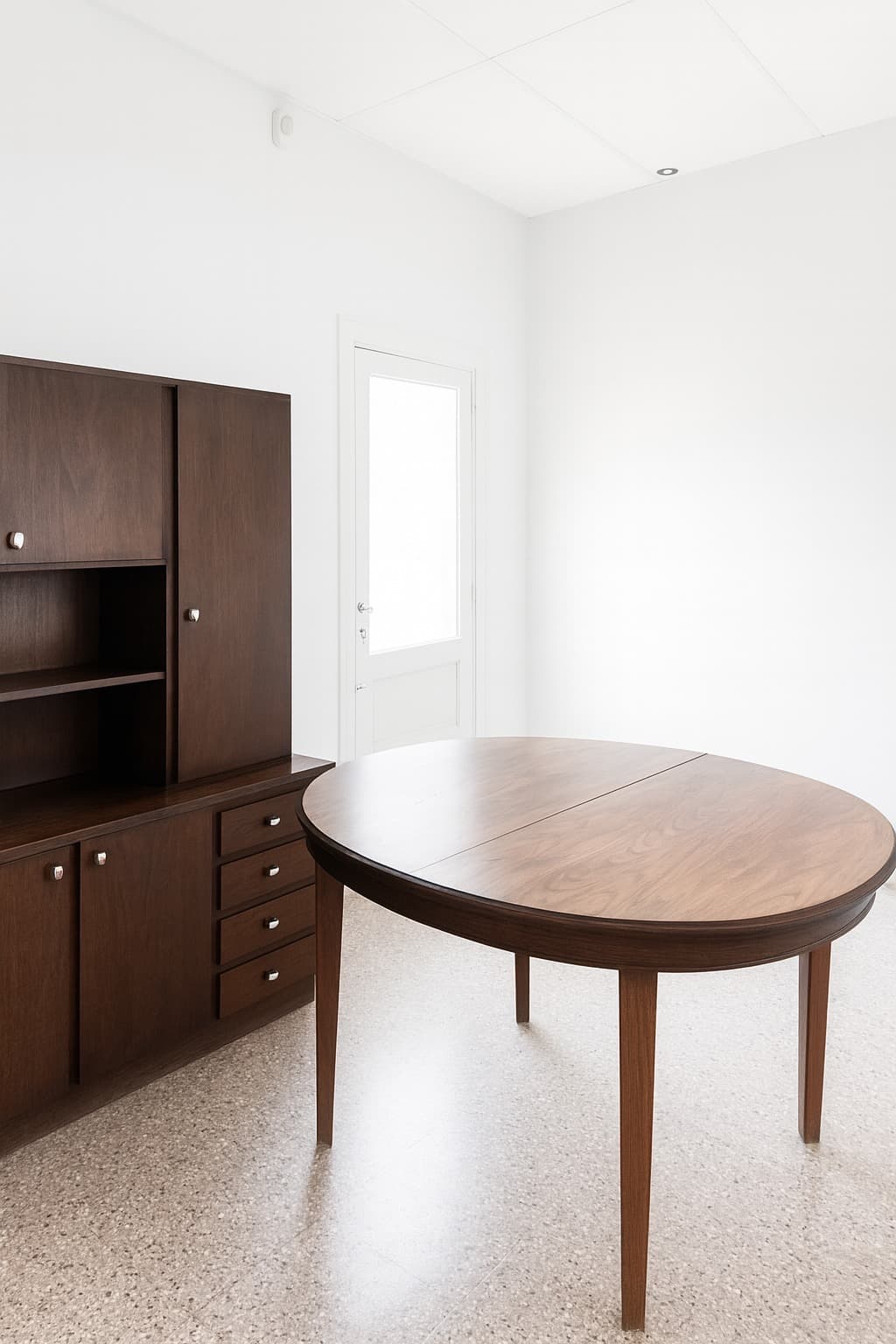 Casa de 3 dormitorios y departamento en planta alta en Mariano Moreno  - 14