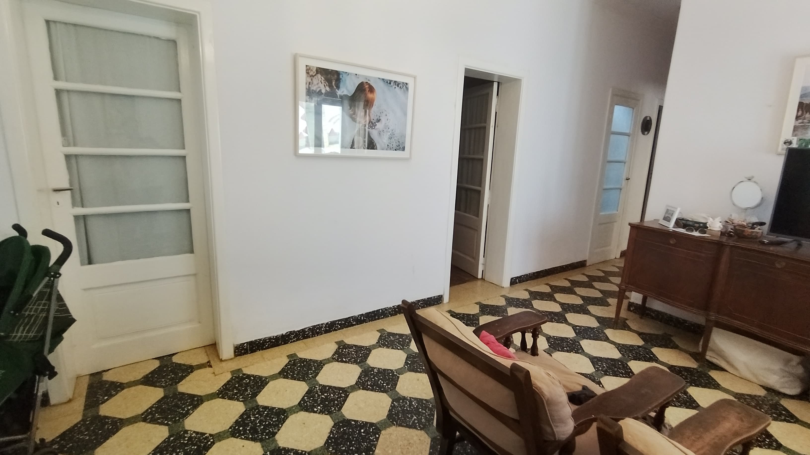 Casa de 3 dormitorios y departamento en planta alta en Mariano Moreno  - 4