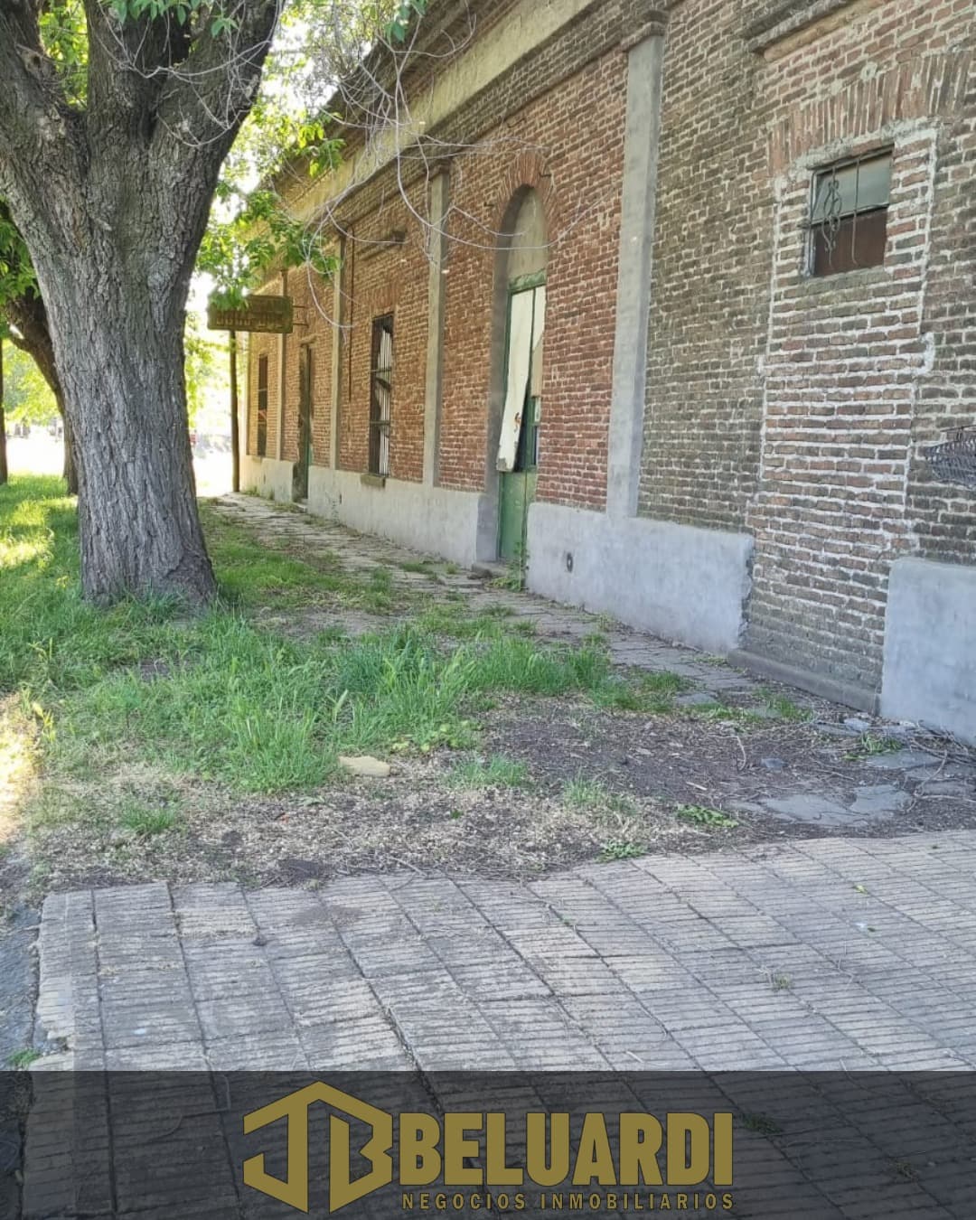 Casa histórica en Hinojo, ideal para desarrollo inmobiliario - 4