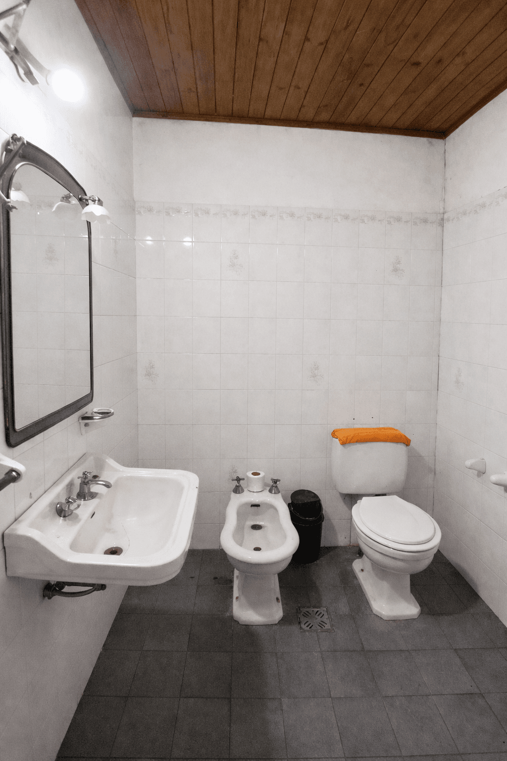 Casa 2 dormitorios con amplio lote en Bolivar  - 6