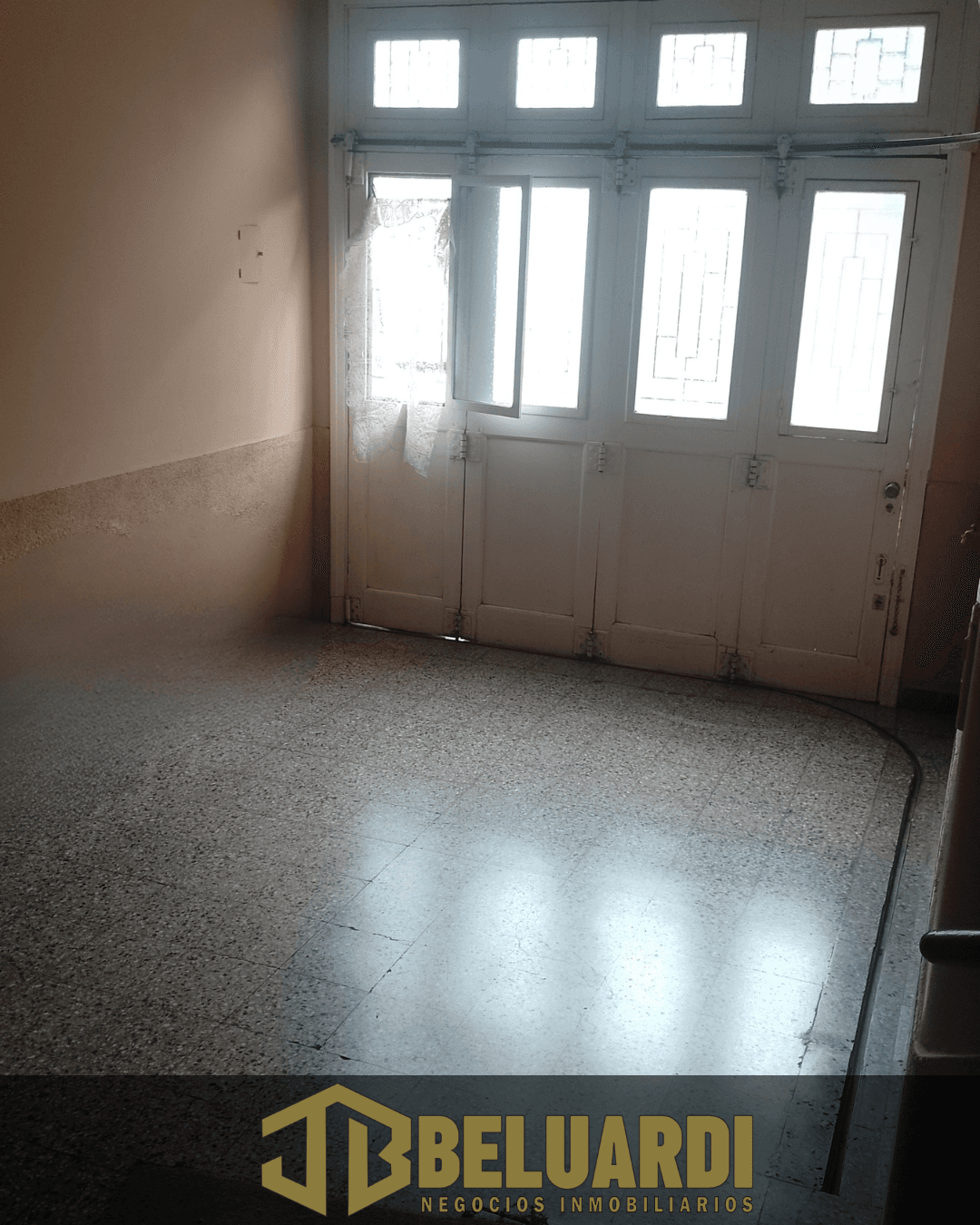 Casa de 3 dormitorios en microcentro  - 2