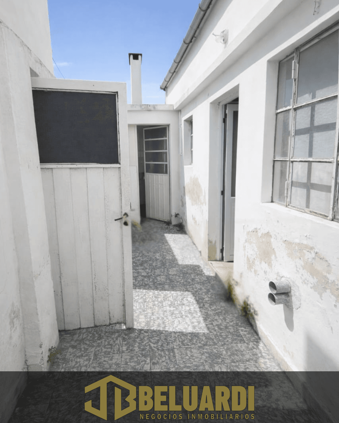 Departamento 2 dormitorios en microcentro a Reciclar  - 2