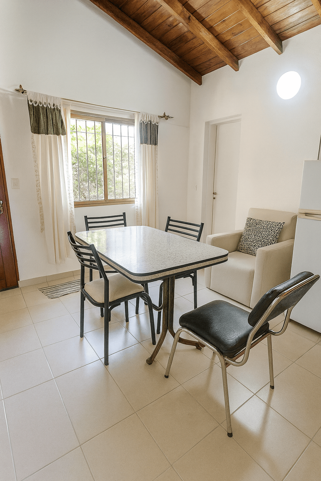 Casa 3 dormitorios en barrio Los Robles  - 3