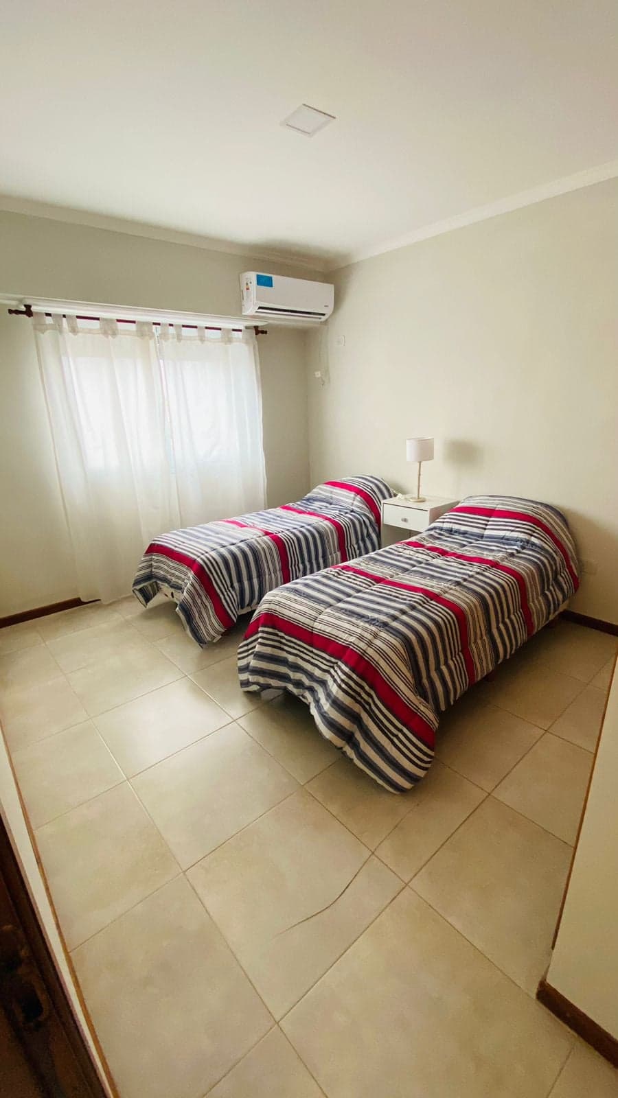 Moderno departamento de 3 dormitorios en 2 plantas sobre Avenida  - 8