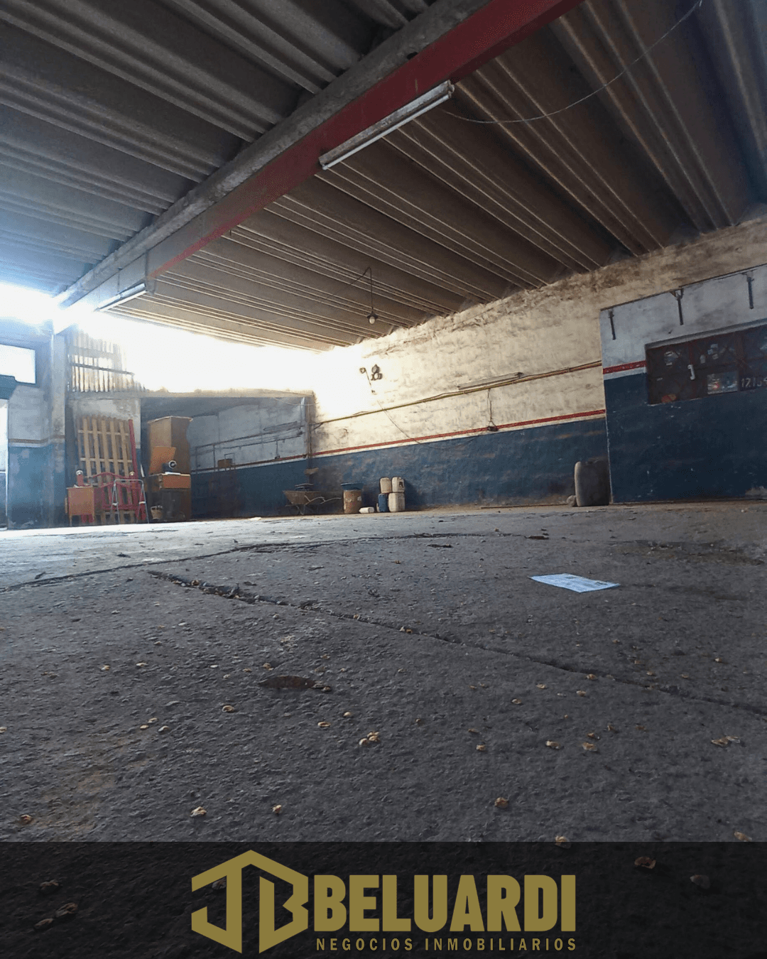 Galpón y casa en Villa Floresta - 5